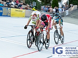 2018 06 26 OffeneRennbahn Frauen U19U17 Scratch IGOR BD102371  Frauen und U19 U17 Junioren Scratch, Nicolo DE LISI, RMC Gossau, Ka Boom um milimeter vor Hugo GUEZENNEC, FRA, Team 110 Cyclisme, Offene Rennbahn Oerlikon Saison 2018 am 26 June, 2018 in Offene Rennbahn Oerlikon, Oerlikon, Schweiz, Photo Credit CuPNet Photo Peter Mettler : Bahnoval, Bahnrennen, Offene Rennbahn Oerlikon, Radrennen, Velo, Velodrome Oerlikon