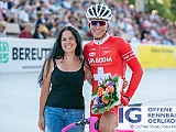 2019 07 30 OffeneRennbahn U19U17 Frauen Points CMdO IGOR BD206558  DE LISI Nicolo, RMC Gossau - Ka Boom Raceteam und Ehrendame Kerstin Stuehler, U19 U17 und Damen Pointsrace Club Maillot d'Or-Cup am 30 July, 2019 in Offene Rennbahn Oerlikon, Oerlikon, Schweiz, Photo Credit CuPNet Photo Peter Mettler : Bahnoval, Bahnrennen, Offene Rennbahn Oerlikon, Radrennen, Velo, Velodrome Oerlikon